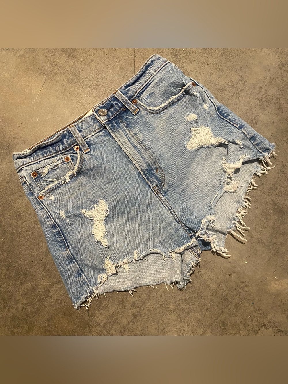 Abercrombie & Fitch Sz 27 High Rise Mom Short Lightwash Jean